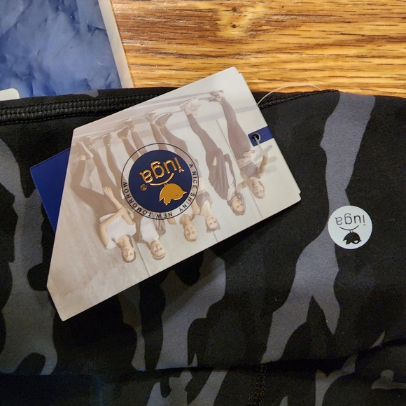 NEW Leggings with Pockets for Women ♡ High Waisted♡ Gray Camouflage Print Size M - Picture 9 of 10